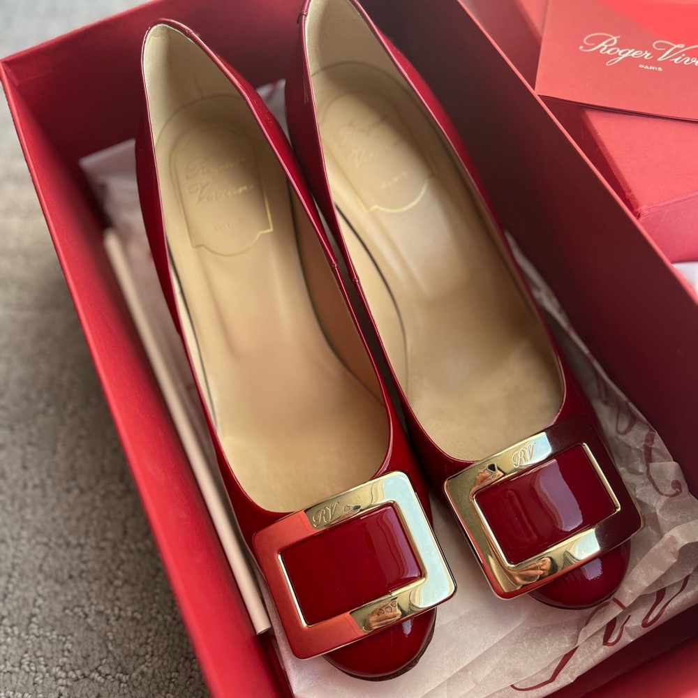 Roger Vivier Women’s 70mm Trompette Patent Leather Pumps